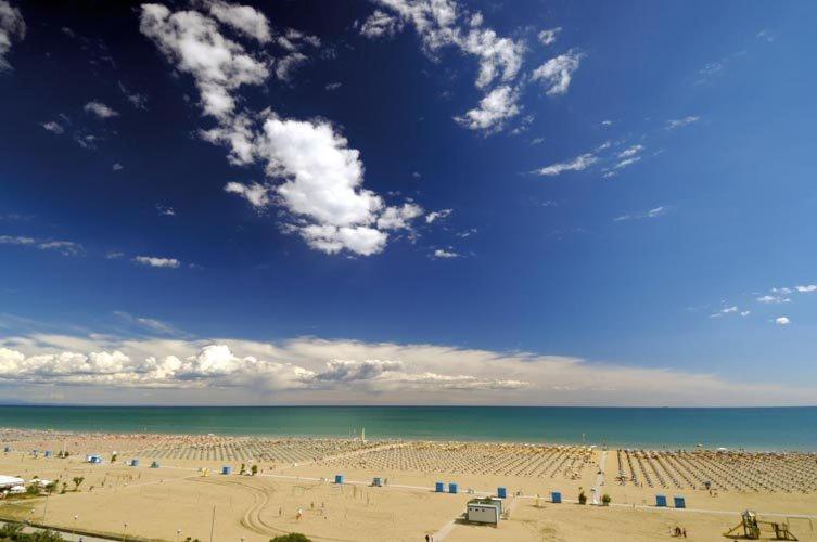 Bibione Palace Hotel Экстерьер фото